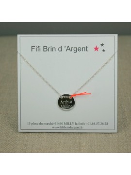 Collier médaille gravée